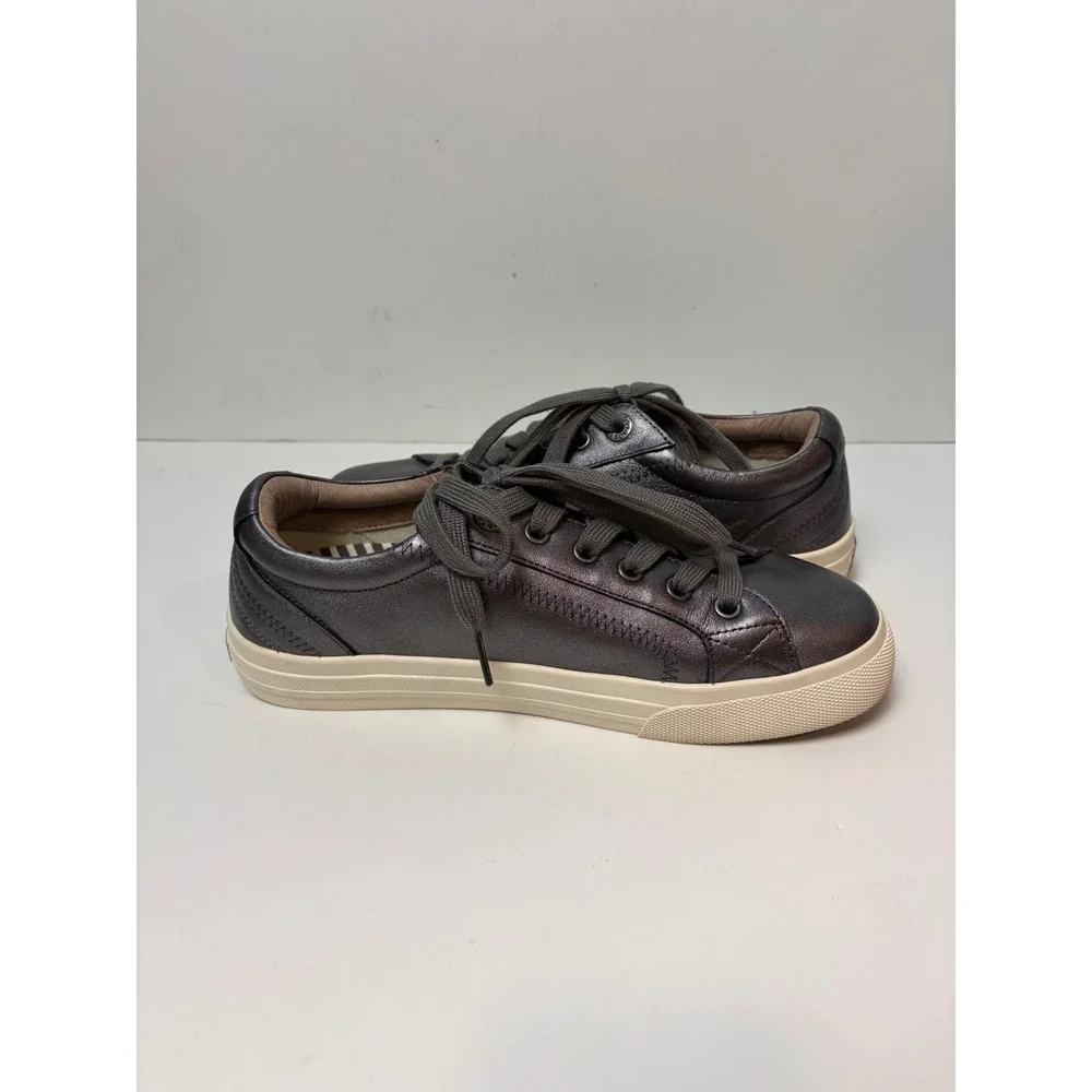 Taos Plim Soul Lux Metallic Pewter Leather Sneakers Women's 7 PLX-13994A